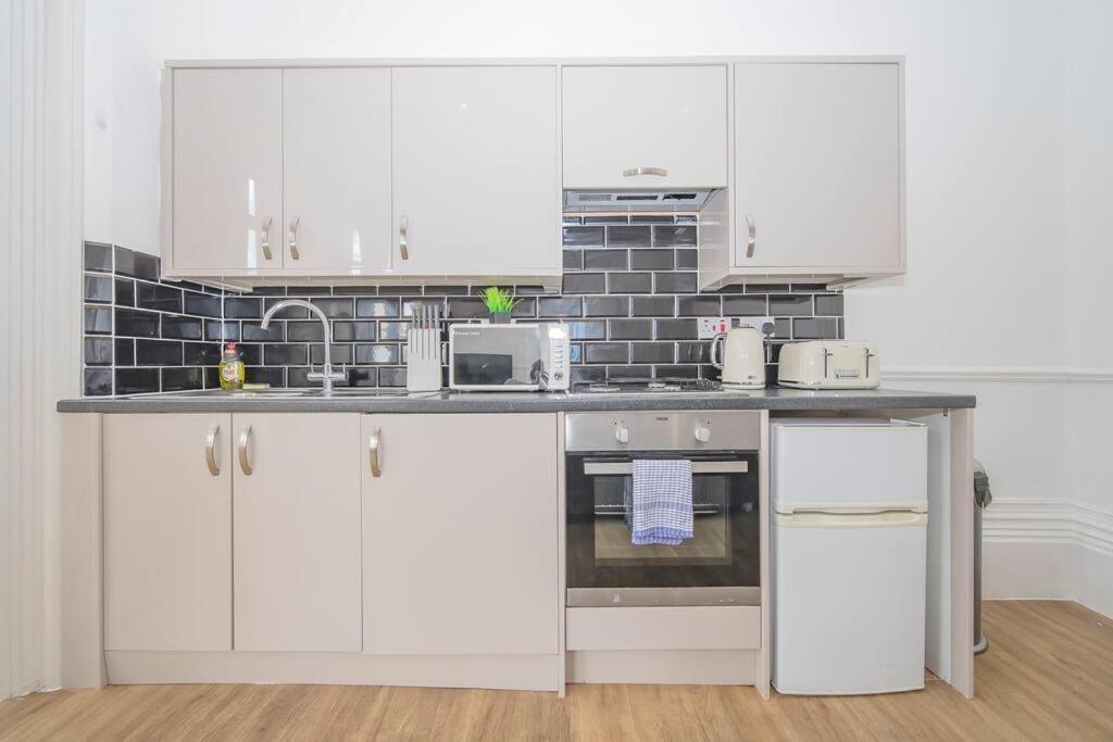 Flash Sales Offer - Any Week Day No Minimum Night Restrictions Central Hove 1 Bedroom Flat Bn38Bru02 Exterior foto